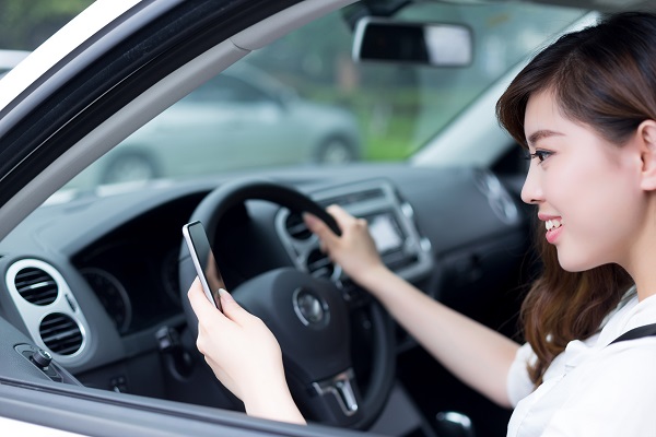 How Cell Phone Notifications Can Distract Drivers
